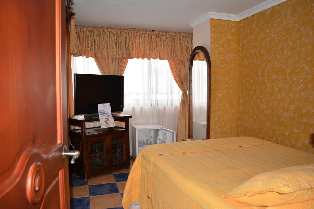 Hotel Casa Colonial Santa Rosa De Cabal Habitación foto