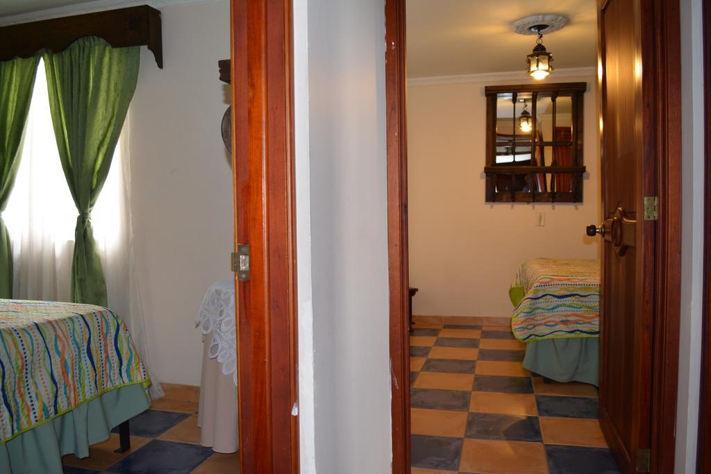 Hotel Casa Colonial Santa Rosa De Cabal Habitación foto